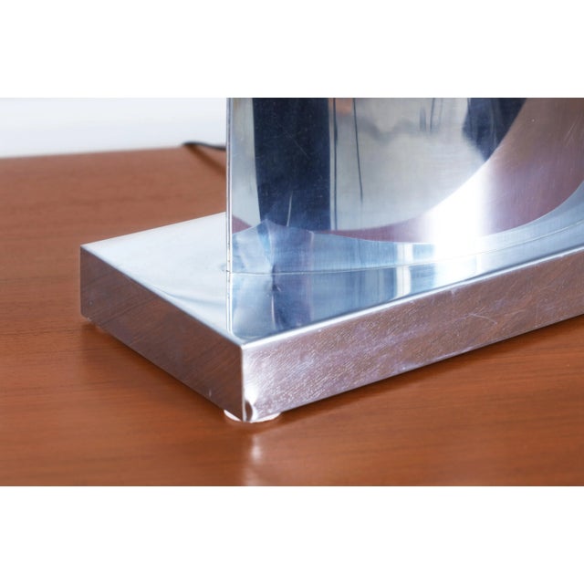 Mid-Century Modern Crescent Moon Chrome Table Lamp by Curtis Jere, 1970s For Sale In Los Angeles - Image 6 of 11