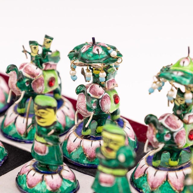 Indian Silver and Enamel Chess Set with Silk and Velvet Board, Jaipur, 1950s, Set of 33 For Sale - Image 14 of 18