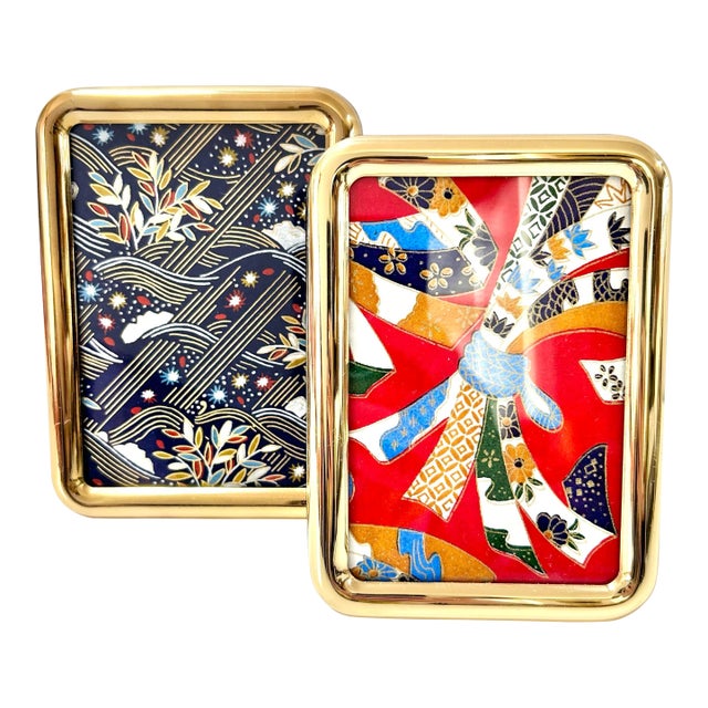 Vintage Rounded Brass Picture Frames – Polished Brass Desk Frames, Hollywood Regency Palm Beach Style (Pair) For Sale