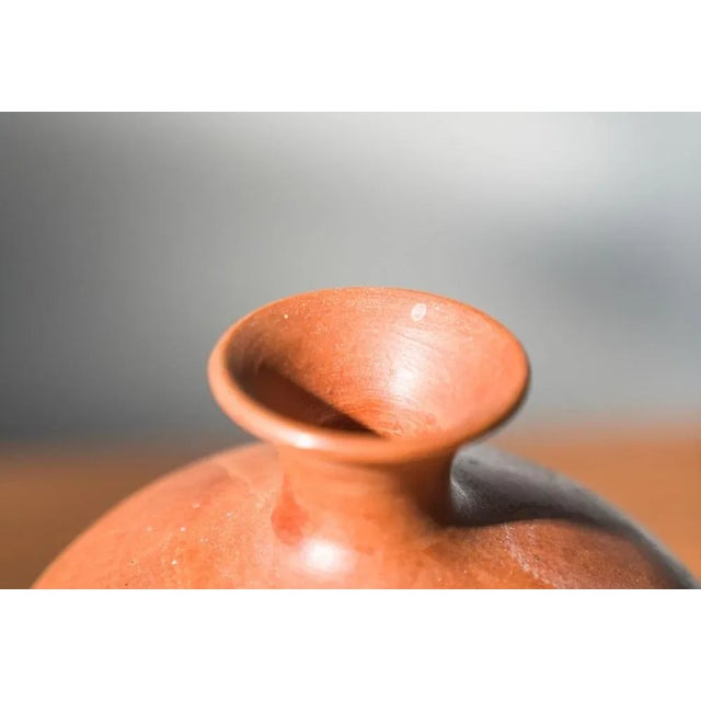 Pair of 1980s-90s Terracotta Vases – Minimalist Organic Shapes This pair of terracotta vases from the late 1980s to early...