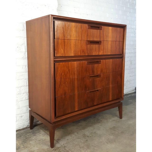Mid-Century Modern Elegant Restored Original Mid Century Modern Tall Dresser Highboy United Furnituire For Sale - Image 3 of 12