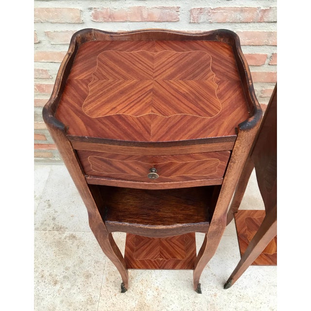 Louis XV French Walnut Bedside Tables with Marquetry, Set of 2 For Sale - Image 10 of 16