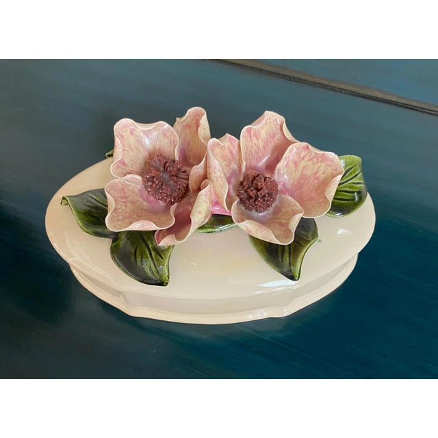 Cream Late 19th Century Magnolia Covered Ceramic Box For Sale - Image 8 of 8