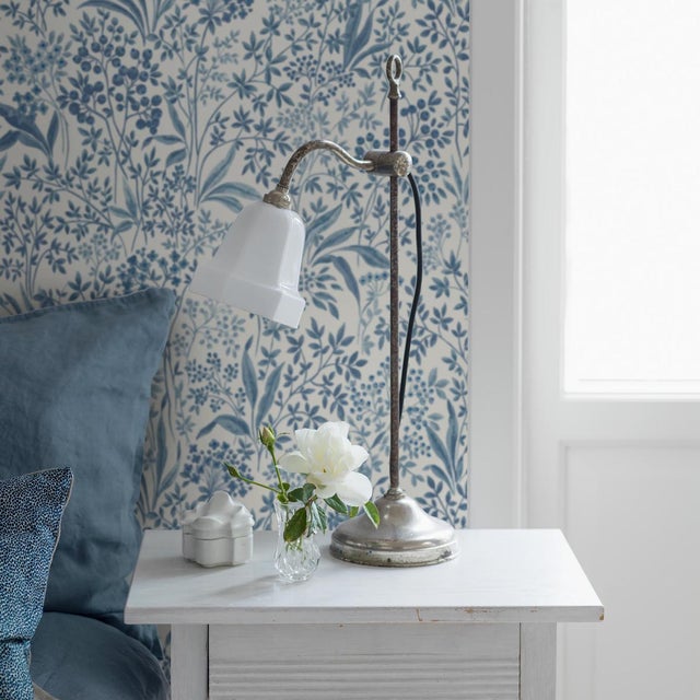 A densely detailed design filled with life and movement, Boråstapeter’s Nocturne wallpaper features a charming small-scale...