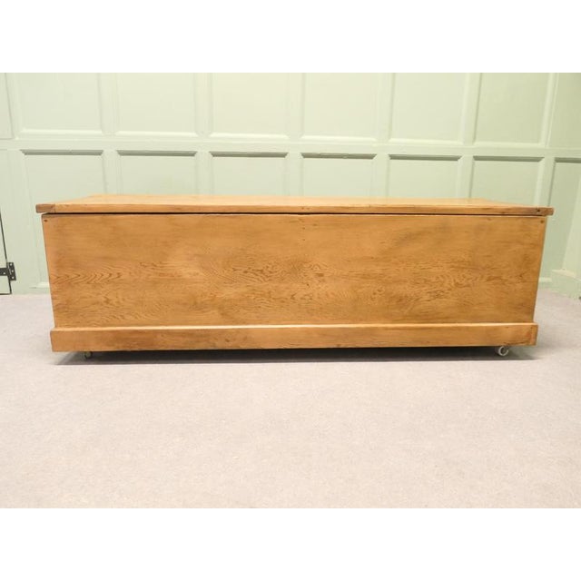 Long Narrow Victorian Pitch Pine Box For Sale - Image 3 of 10