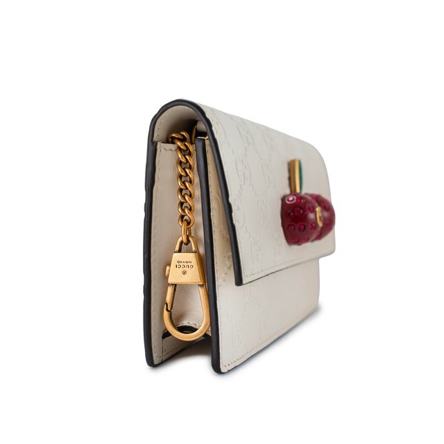 Gucci Gucci Gg Guccissima White Mini Cherry Gold Tone Hardware Chain Shoulder Bag For Sale - Image 4 of 11