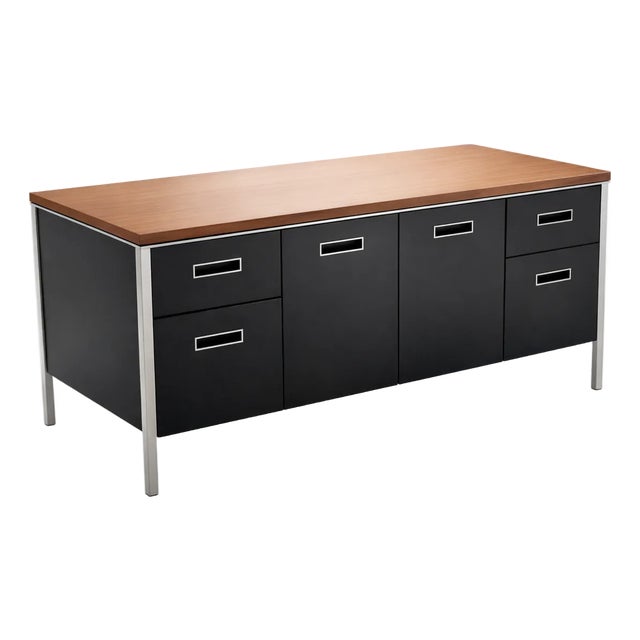 1970s Mid-Century Modern Steelcase Credenza. For Sale