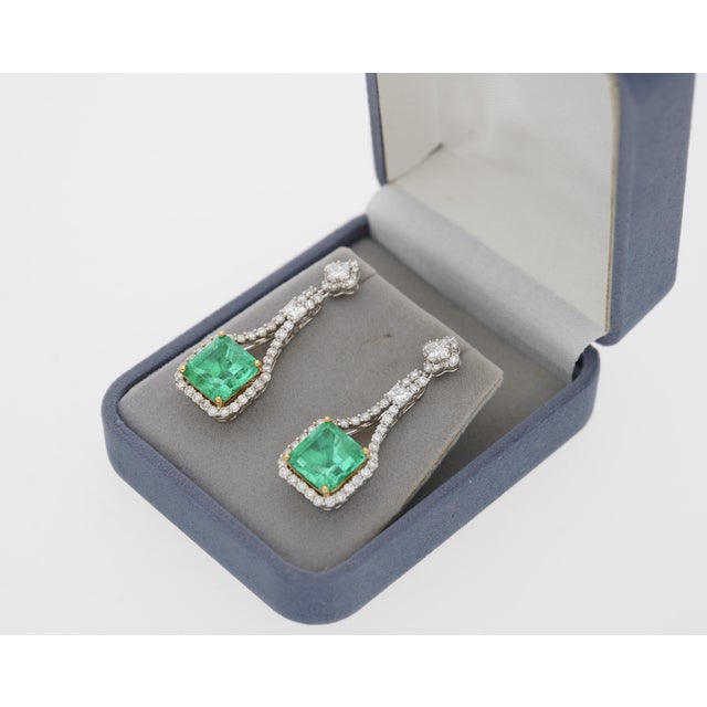 2000 - 2009 15 Carat Colombian Minor Oil Emerald & Diamond Dangle Earrings in 18k White Gold - 2 Pieces For Sale - Image 5 of 8