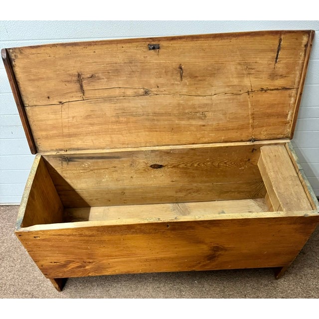 Mid 18th Century 18th Century American 6 Board Pine Blanket Chest With Boot Jack Ends For Sale - Image 5 of 11