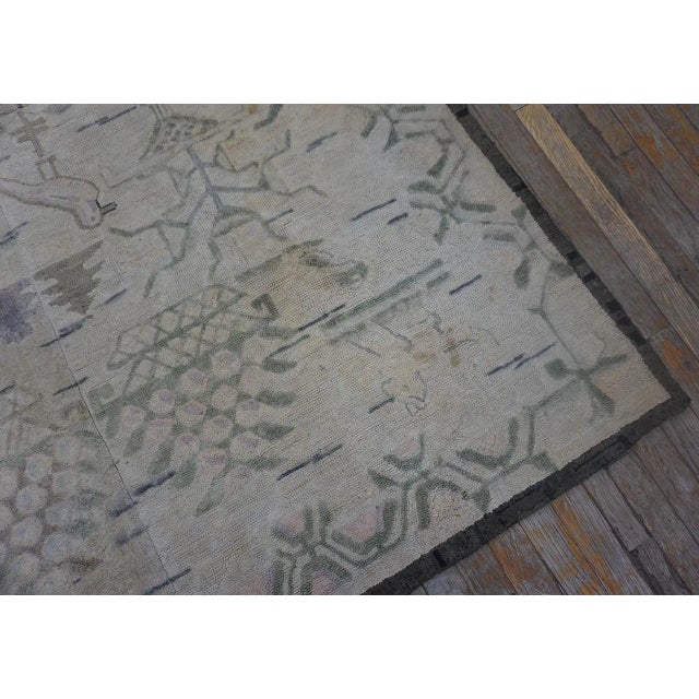 Early 20th Century Scenic American Hooked Rug ( 5" x 10'8" - 196 x 325 ) For Sale - Image 4 of 12