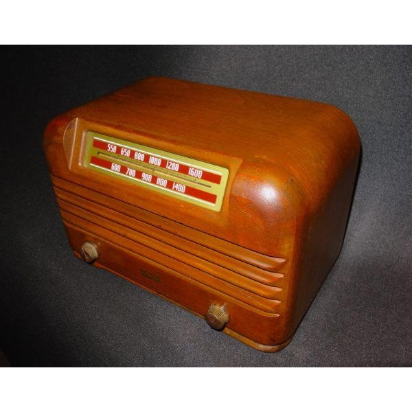 1940s 1941 Philco Wood Table Radio For Sale - Image 5 of 7
