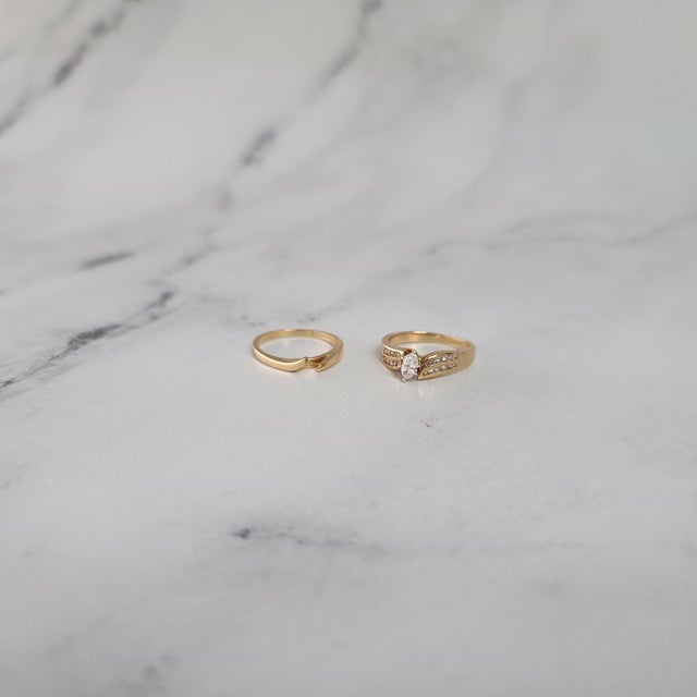 Marquise Diamond & Round Accent Stone Bridal Ring Set, Size 9 For Sale - Image 4 of 4