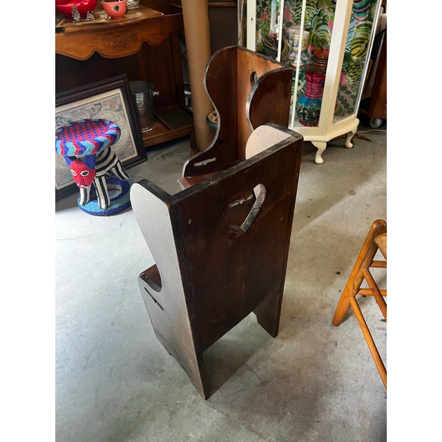 Pair of Vintage Country Core Heart Shaped Children’s Chairs For Sale - Image 4 of 10