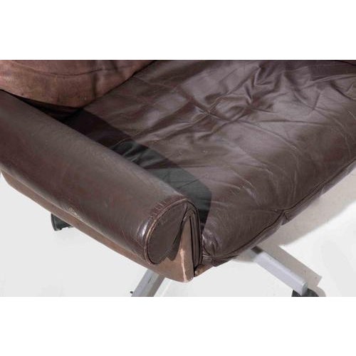 Mid-Century Modern Swivel Lounge Chair, 1960s For Sale - Image 10 of 11