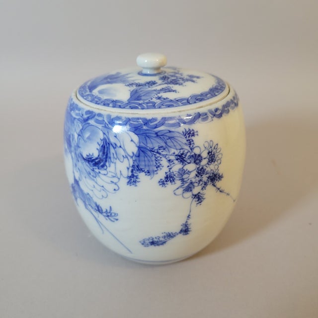 1900 - 1909 Antique Japanese Blue & White Porcelain Mizusashi Water Jar For Sale - Image 5 of 11