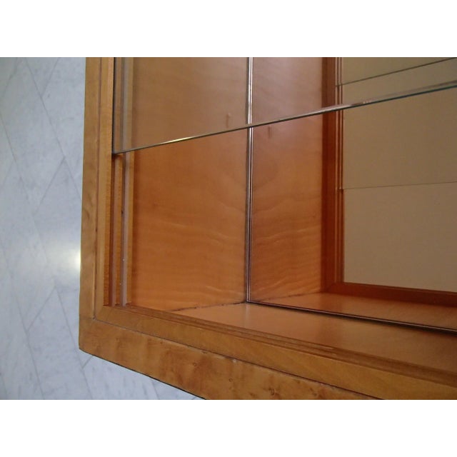 Rosewood & Birdseye Maple Bar Cabinet with Top Display Case, 1930s, in Very Good conditions. Designed 1920 to 1949