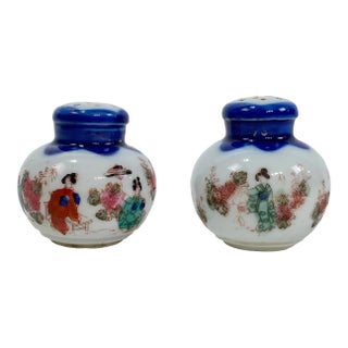 Vintage Porcelain Japanese Salt and Pepper Shakers, a Pair For Sale