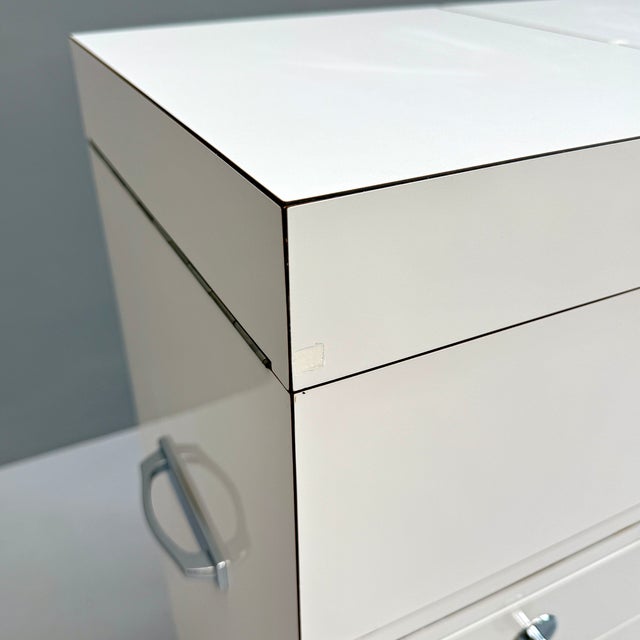 Workboy in White Synthetic Resin, 1970s For Sale - Image 12 of 17