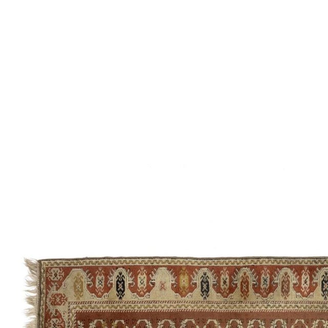 Rugs and Tapestries - Oushak Rug (300 cm). Turkish rug made of wool yarn with geometric motifs. Dimensions: 300 cm x 76 cm~.