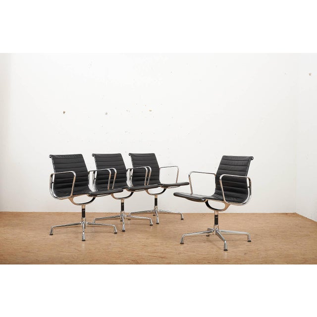 Swivel Chair EA 104 in Chrome-Plated Aluminum and Black Leather Upholstery by Ray and Charles Eames for Vitra, 1958 For Sale - Image 11 of 18