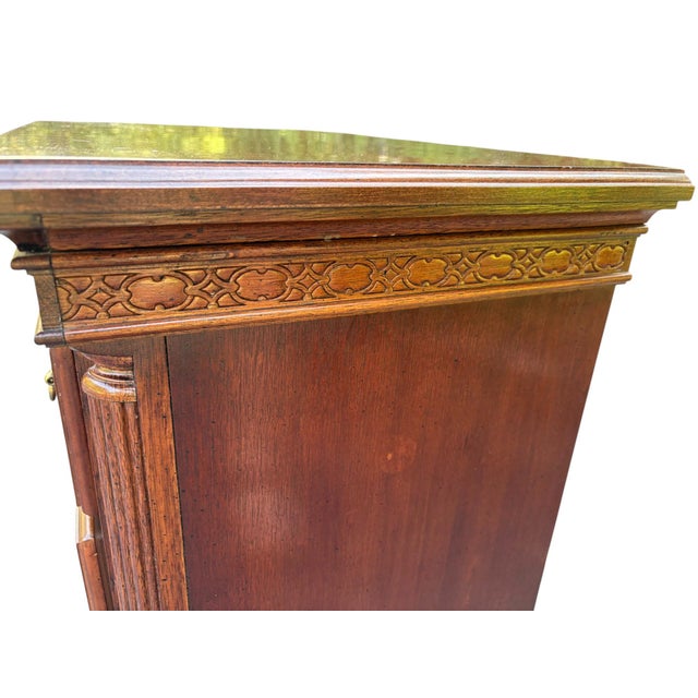 Georgian Style Mahogany Banded Wood Three-Drawer Nightstand For Sale - Image 10 of 16