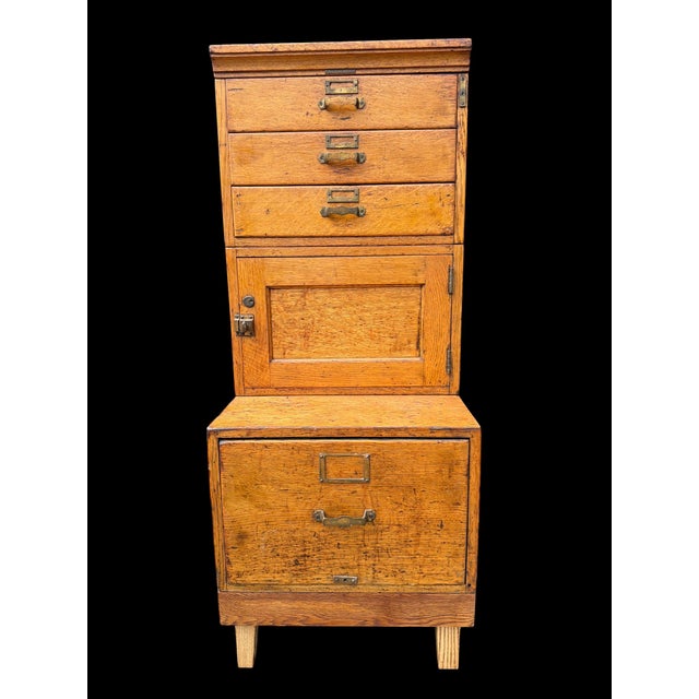 Early 20th Century Library Bureau Quarter-Sawn Oak Modular Filing & Storage Cabinet A wonderful early 20th-century Library...