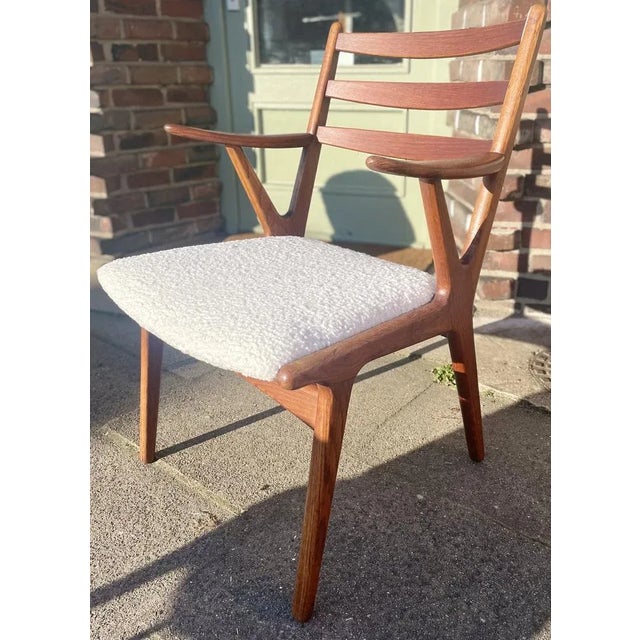 Mid-Century Modern Set of Vintage Danish Armchairs in White Bouclé and Teak from Eiche & Buche, 1960s For Sale - Image 3 of 9