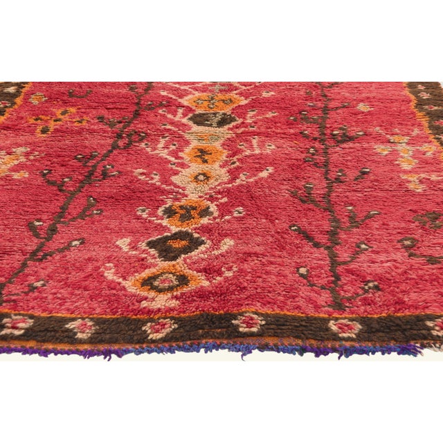 Berber Tribes of Morocco Vintage Boujad Moroccan Rug, 04'05 X 06'09 For Sale - Image 4 of 10