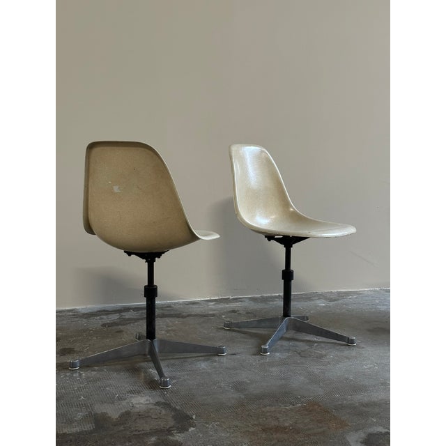 Mid-Century Modern Vintage Chairs by Charles and Ray Eames for Herman Miller, 1960s, Set of 4 For Sale - Image 3 of 7