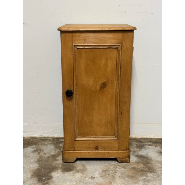 Early 20th Century Antique English Pine Pot Cupboard Nightstand For Sale - Image 5 of 8