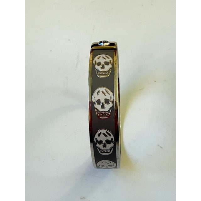 Gothic Early 2000s Alexander McQueen Skull Enamel Cuff Bracelet For Sale - Image 3 of 9