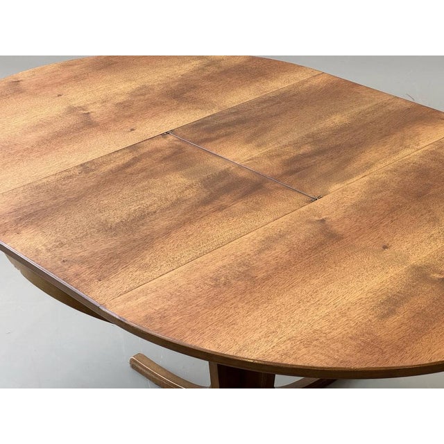 Round Extendable Table in Walnut, 1960s For Sale - Image 12 of 18
