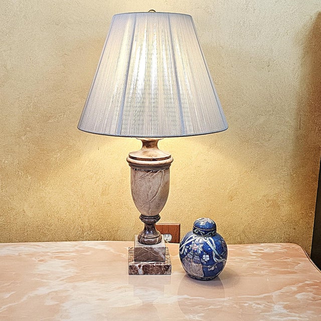 Vintage Alabaster Urn Table Lamp in Neoclassical Style – 28” For Sale In Washington DC - Image 6 of 18
