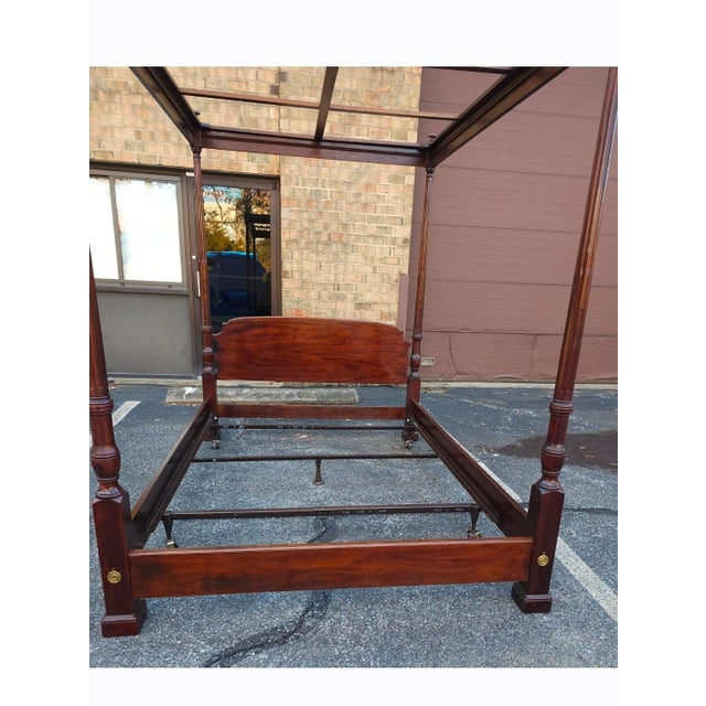 Late 20th Century Henredon Attributed Federal Carved Mahogany Four-Poster Queen Size Fretworked Canopy Bed For Sale In Washington DC - Image 6 of 15