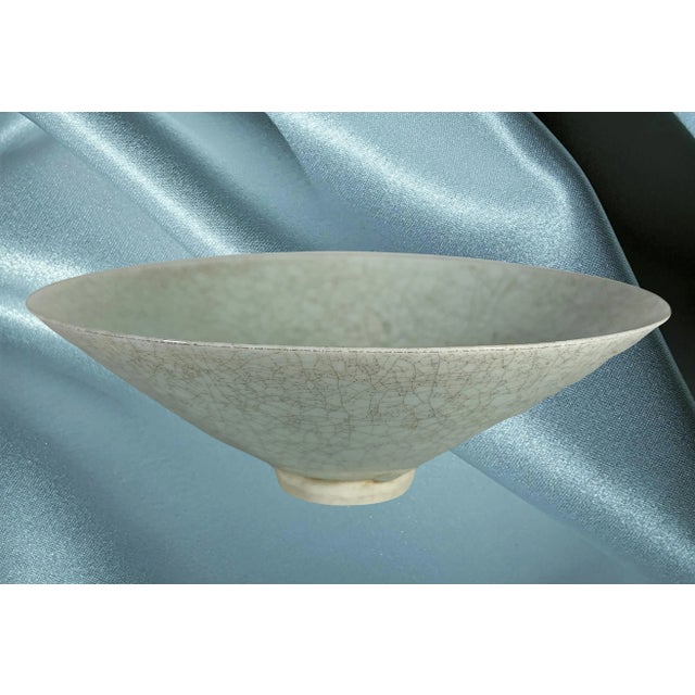 Paint Late Qing Dynasty Chinese Fine Pale Turquoise Blue Porcelain Celadon Crackle Fangge Footed Bowl For Sale - Image 7 of 8