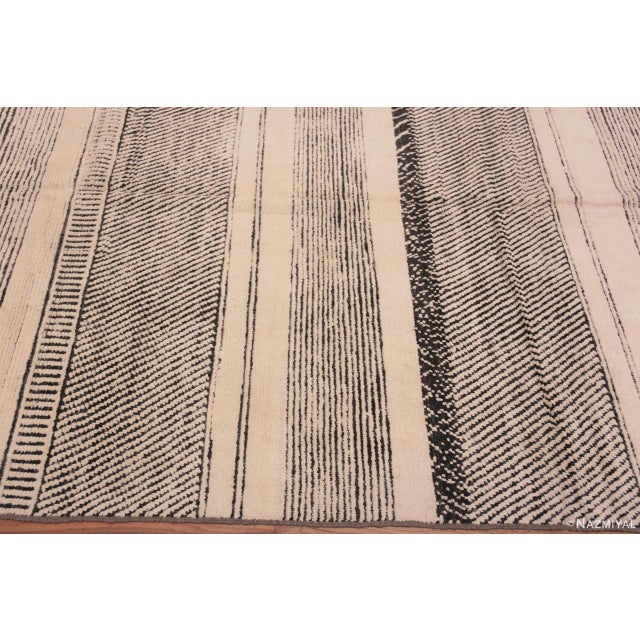 2020s Nazmiyal Collection Cream and Black Handmade Wool Pile Abstract Contemporary Area Rug For Sale - Image 5 of 7