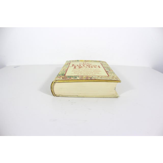 American 1981 First Edition the New James Beard Vintage Cookbook Cook Book For Sale - Image 3 of 11