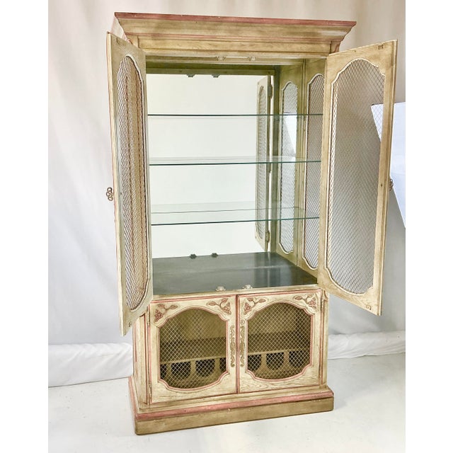 Antique White 1980s Vintage Louis XV Regency Mediterranean Style Habersham Lighted Display Cabinet Hutch For Sale - Image 8 of 17