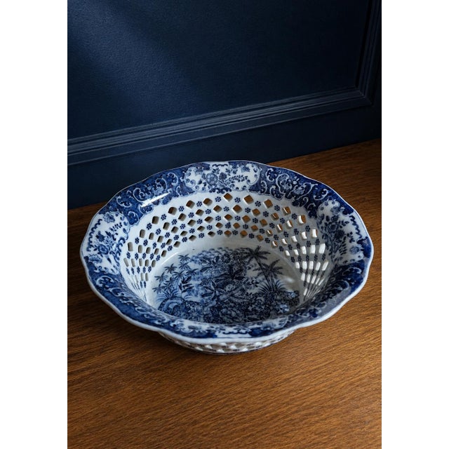 Hollywood Regency English Blue and White Transfer-Printed Pierced Pearlware Basket, 1800s For Sale - Image 3 of 6