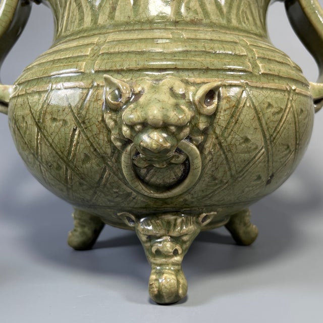 Chinese Celadon Tripod Censer, Lion‑Finial Lidded Incense Burner for Collectible Display For Sale - Image 6 of 7
