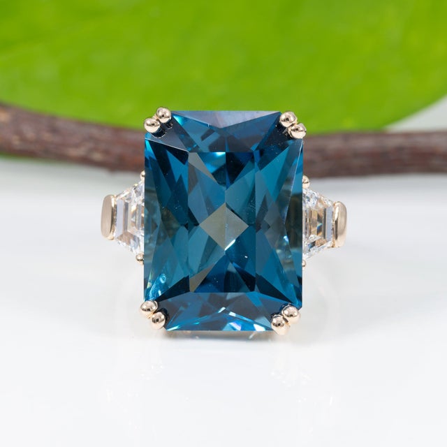 2020s 16.8Ct London Blue Topaz Ring With Lab Diamond Accents: Solid 14k Gold, 18x13mm, Size 6.75 For Sale - Image 5 of 9