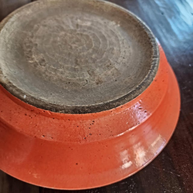 Antique Chinese Blue & White Porcelain Bowl With Rare Coral Glaze Exterior – Qing Dynasty Scholar Motif – Late 19th Century For Sale - Image 4 of 14