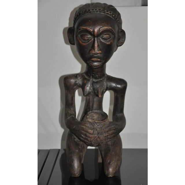 Congolese Carved Wood Luba Shankadi Cup Bearer For Sale - Image 12 of 12