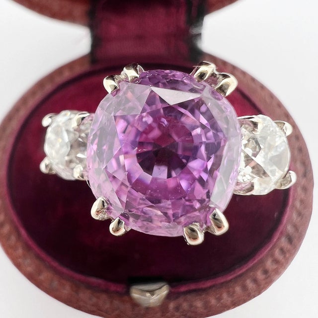 Contemporary 5 Carat Pink Ceylon Sapphire and Diamond Gold Trilogy Ring, Size 5.75 For Sale - Image 3 of 5
