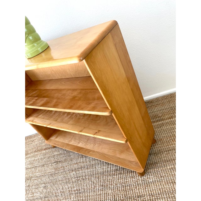Vintage Mid-Century Modern Heywood Wakefield 3 Shelf Bookcase / Bookshelf in Wheat For Sale In Palm Springs - Image 6 of 11