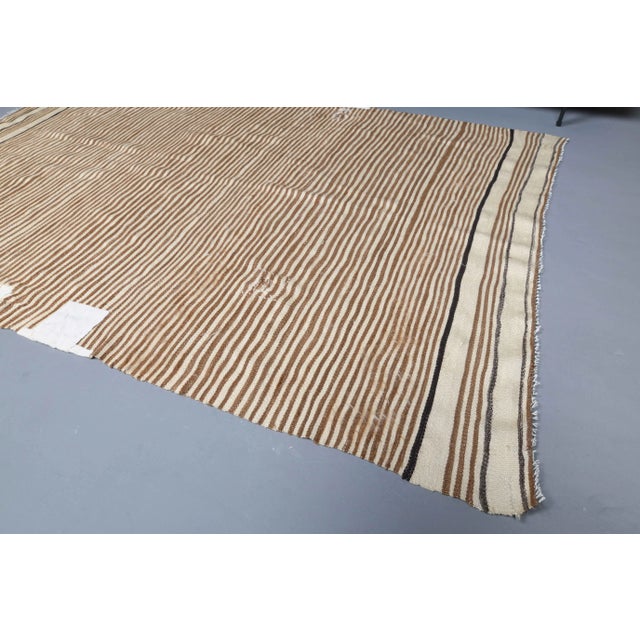 Textile Vintage Turkish Hand-Knotted Wool Cotton Beige Kilim Area Rug For Sale - Image 7 of 11