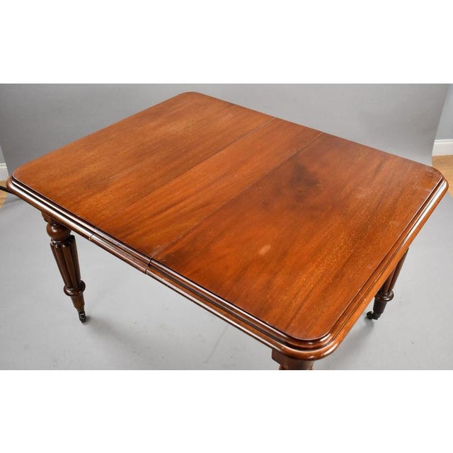 Victorian Mahogany Extending Dining Table, 1880 For Sale - Image 4 of 7