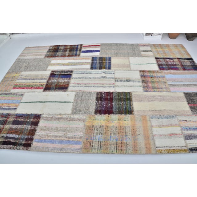 1960s Vintage Neutral Oushak Kilim Rug For Sale - Image 5 of 10