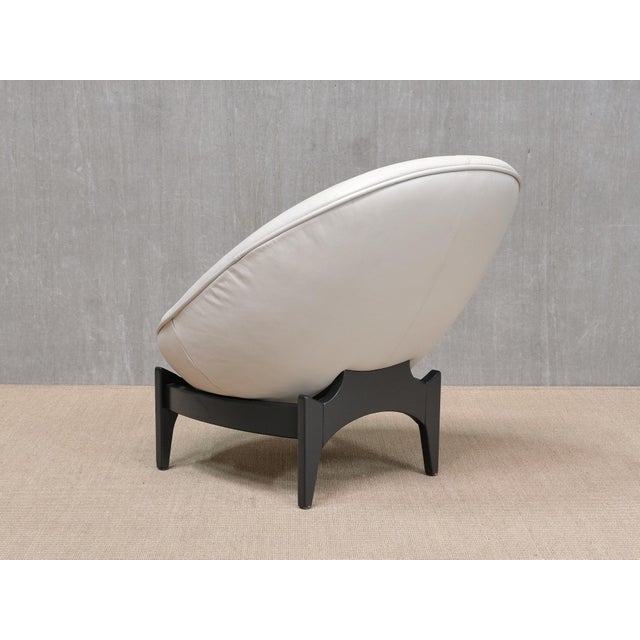 Oval White Leather Armchairs by Emiel Veranneman for de Sede, Switzerland, 1992, Set of 2 For Sale - Image 10 of 16
