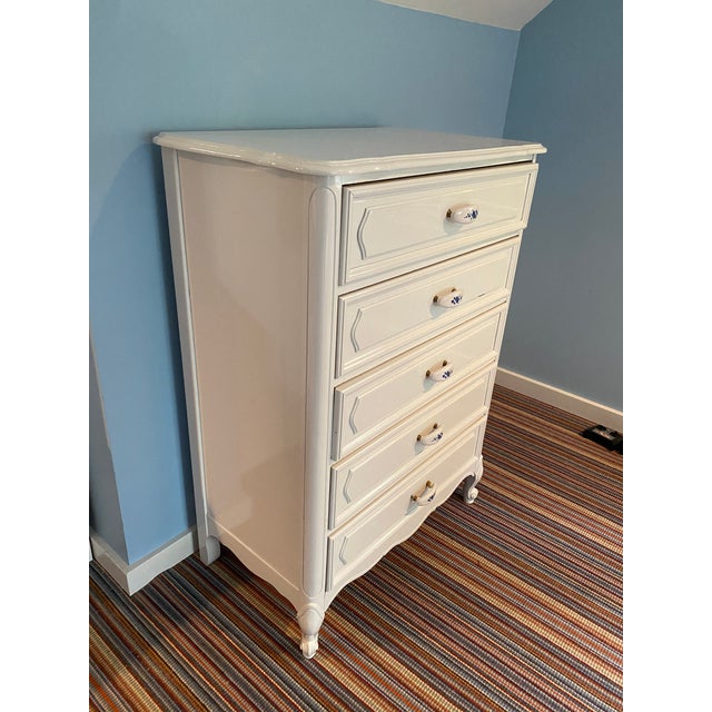 Thomasville Furniture Beautiful Vintage French Country Cottage Style White Chest of Drawers Hardwood Good Condition For Sale - Image 4 of 7